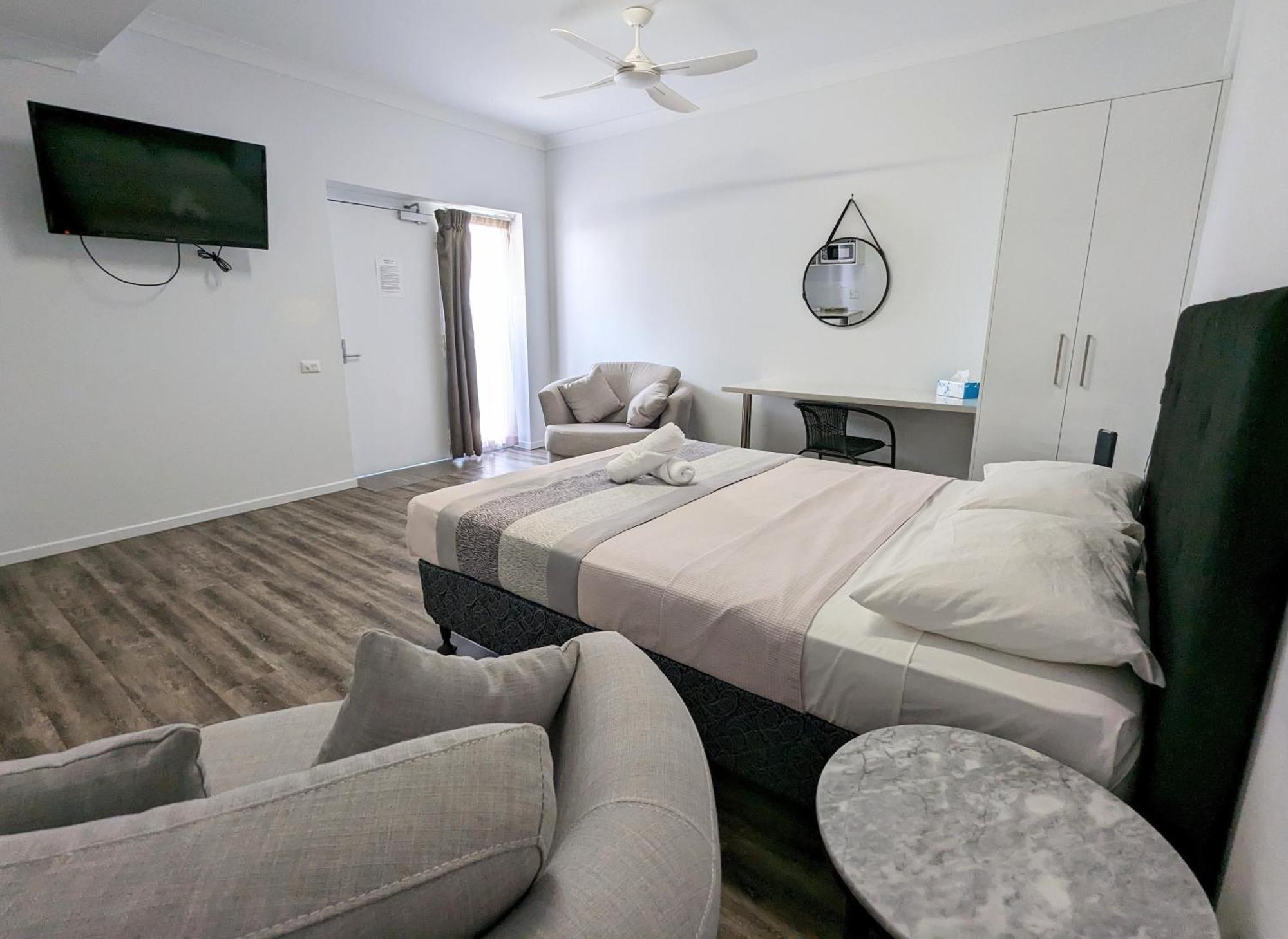 Escape On Lake Cairns Exterior foto